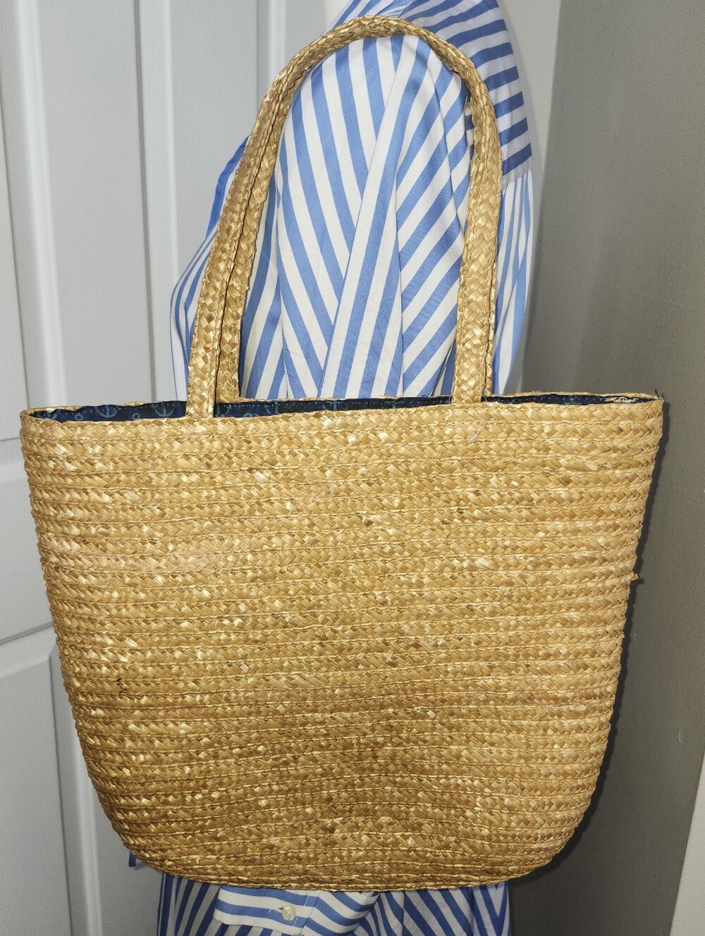 Woven Straw Bag, Navy & Teal Blue Linimg With Pockets, Anchor, 15"x12" - Picture 4 of 6